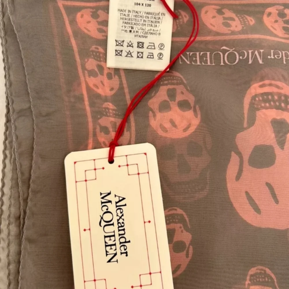 NWT ALEXANDER MCQUEEN Muted Silk Chiffon Skull Scarf Grey / Pink 💫HOST PICK💫 - Picture 5 of 7